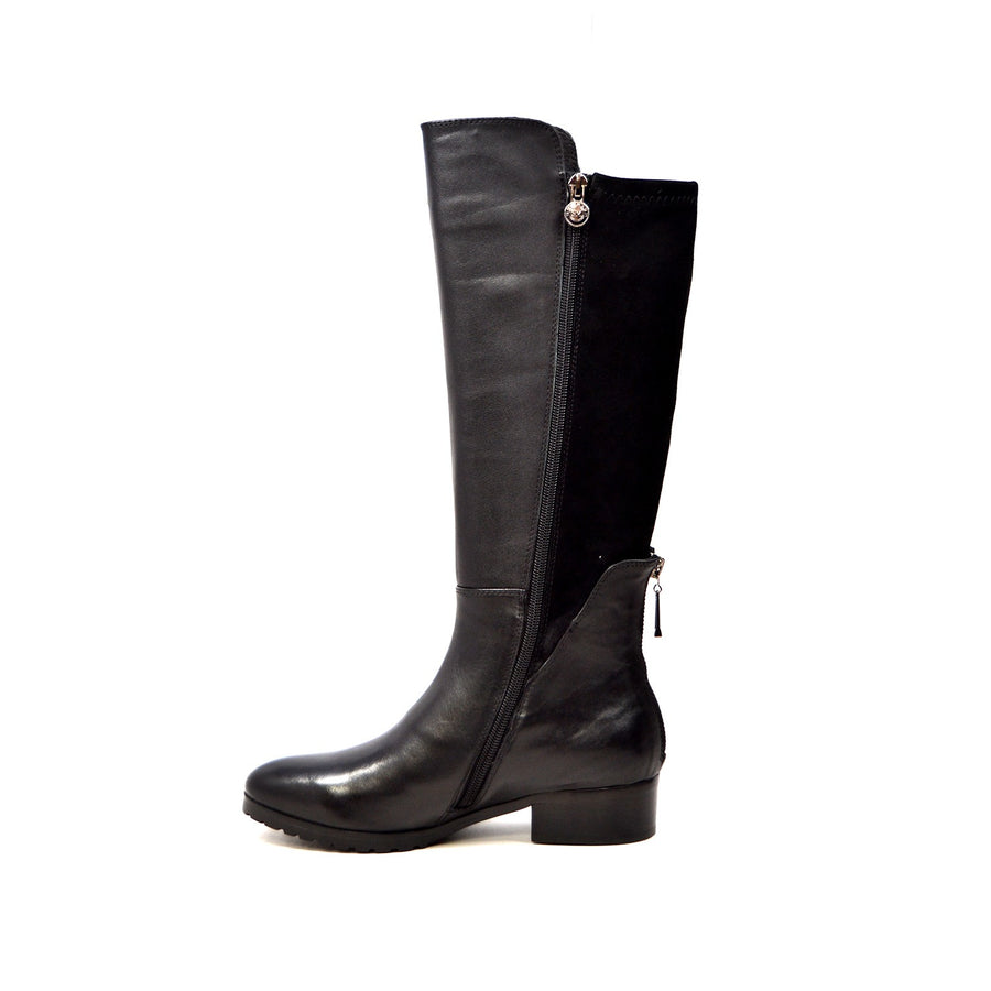 Timeless Riding Boots Stylish and Versatile