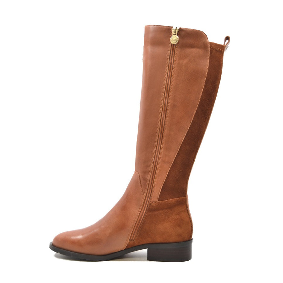 Trendy Boot: Stylish and Functional Leather Boot with Stretch Suede